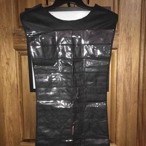 Jewelry dress organizer! 🖤